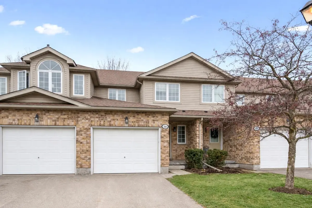 210 DAWN AVE #38, Guelph, ON N1G 5L5