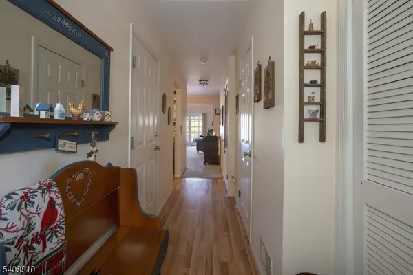 28 Peregrine Point, Hampton Twp., NJ 07860