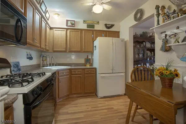 28 Peregrine Point, Hampton Twp., NJ 07860