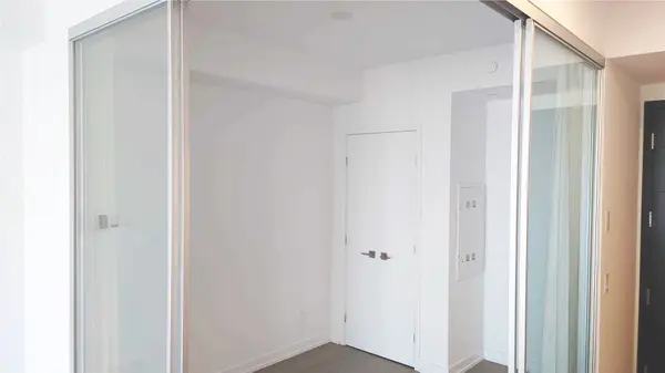 488 University AVE #2805, Toronto C01, ON M5G 0C1