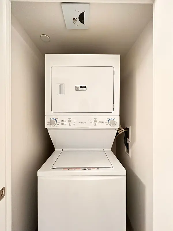 1010 Sandy Beach RD #2206, Pickering, ON L1W 0C7