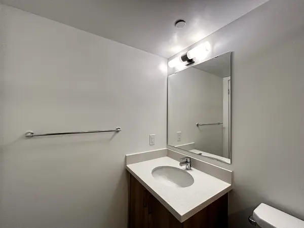 1010 Sandy Beach RD #2206, Pickering, ON L1W 0C7