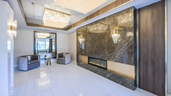 7420 Bathurst ST #805, Vaughan, ON L4J 6X4