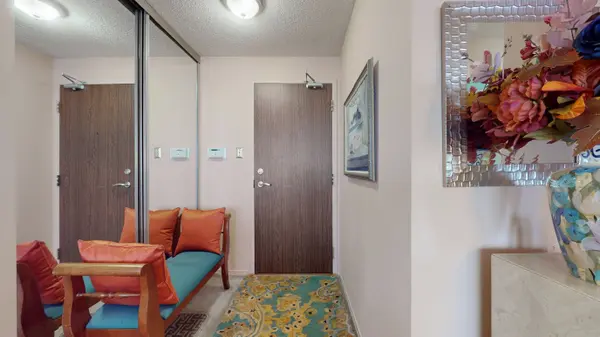 7420 Bathurst ST #805, Vaughan, ON L4J 6X4