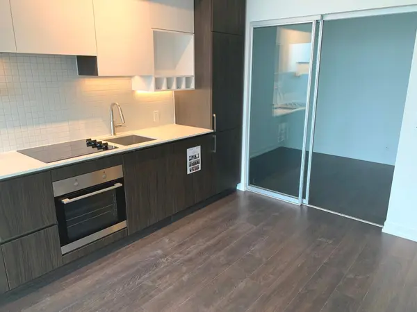 898 Portage Pkwy #4205, Vaughan, ON L4K 0J6