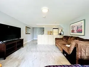 15 Lake DR N, Georgina, ON L4P 1A1