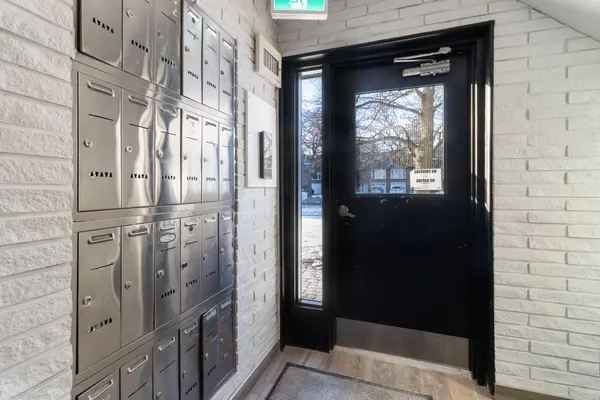 1016 Falgarwood DR #37, Oakville, ON L6H 2P5