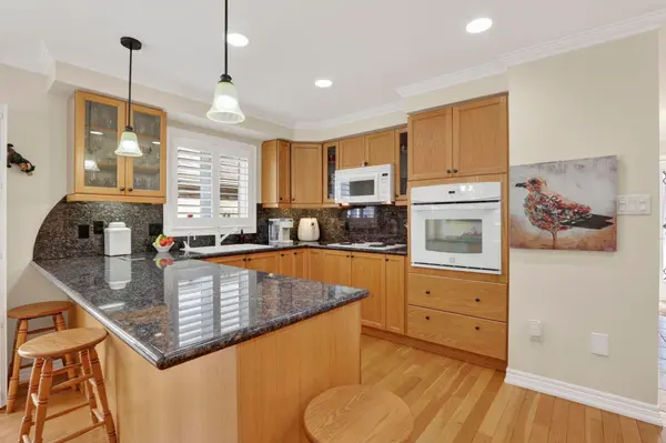 26 Nailsworth CRES, Caledon, ON L7C 1R3