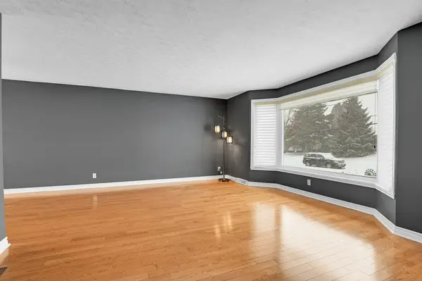 784 Iroquois DR, Cornwall, ON K6H 5C5