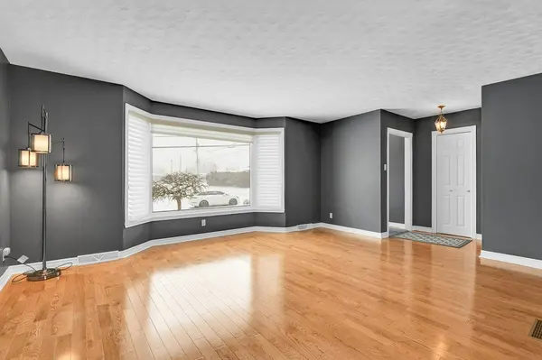 784 Iroquois DR, Cornwall, ON K6H 5C5