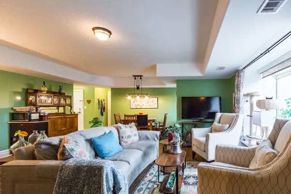 145 Farley AVE #103, Belleville, ON K8N 4L1