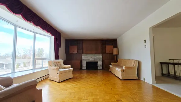 44 Foothills DR, Bells Corners And South To Fallowfield, ON K2H 6K3