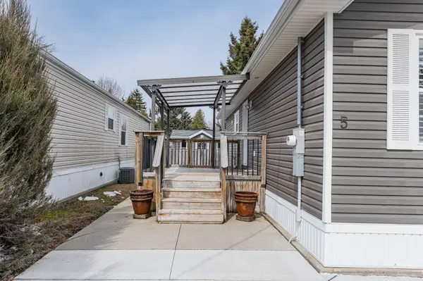 5 Elm ST, Puslinch, ON N0B 2J0