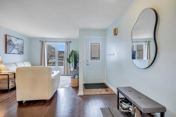 8 Brantdale AVE, Hamilton, ON L9C 1B7