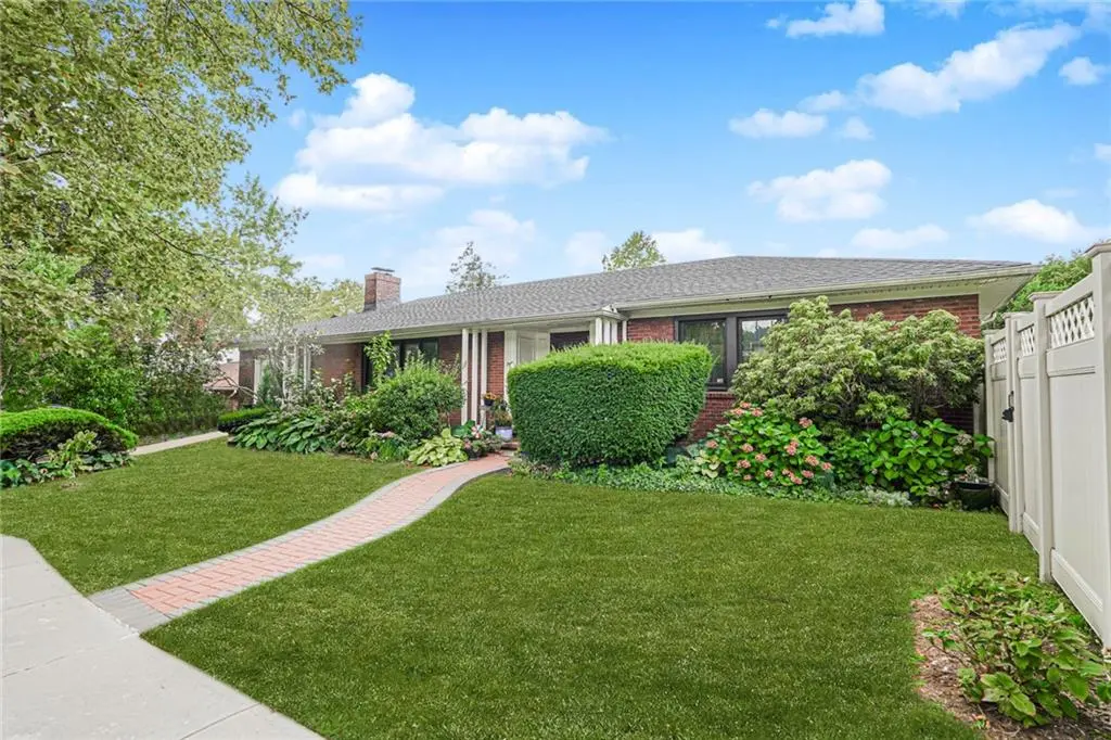 4 Brentwood AVE, Staten  Island, NY 10301