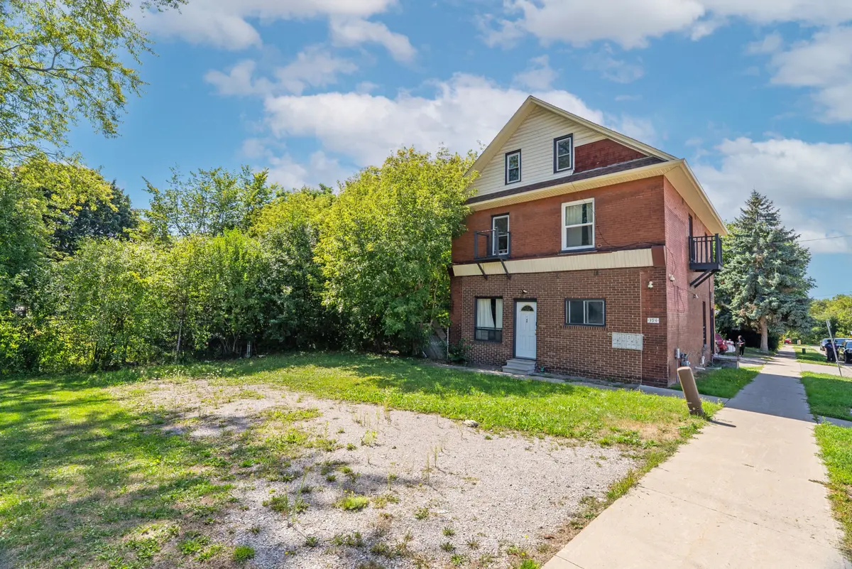 394 Centre ST S, Oshawa, ON L1H 4B9