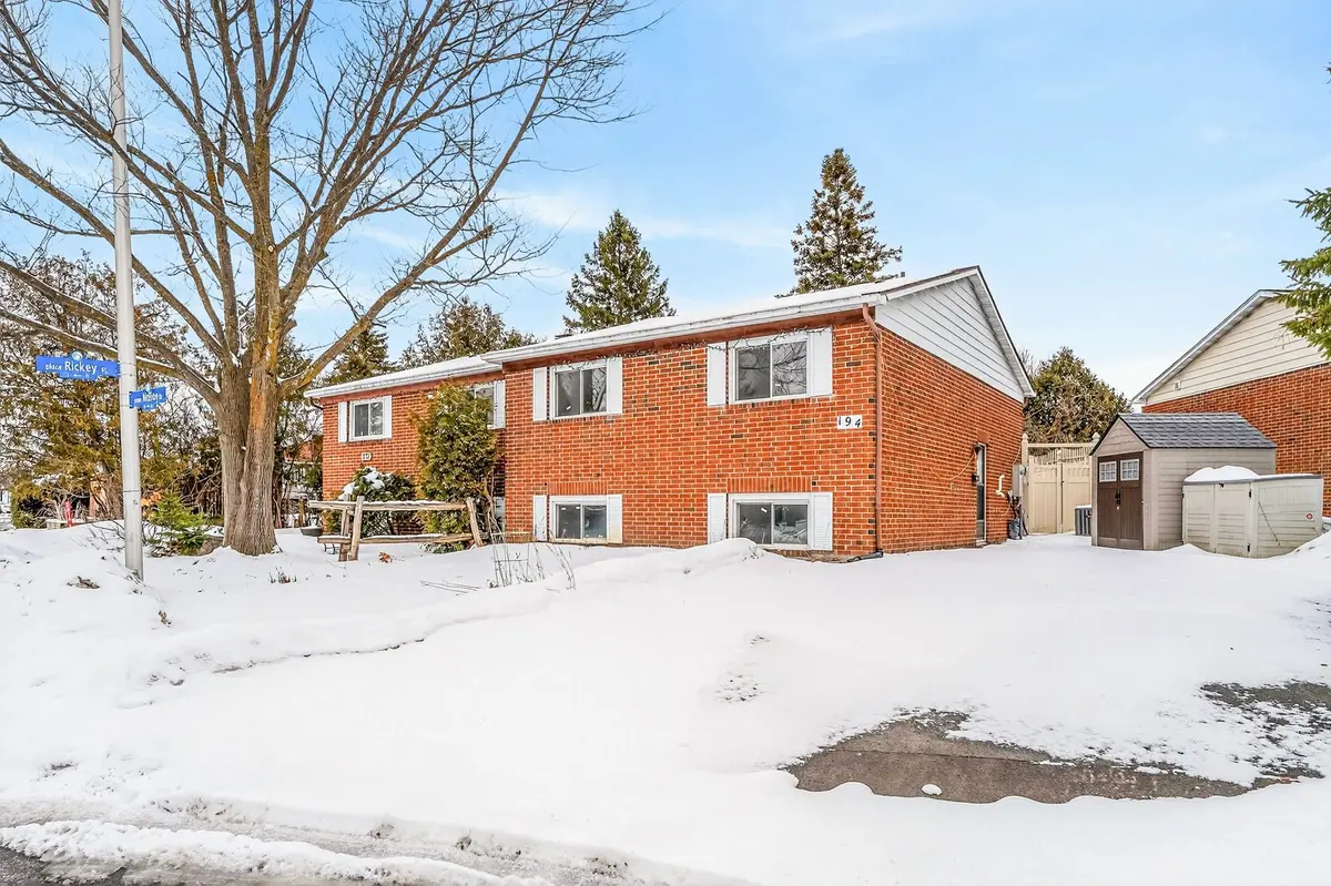 194 Mcelroy DR, Kanata, ON K2L 1Y1