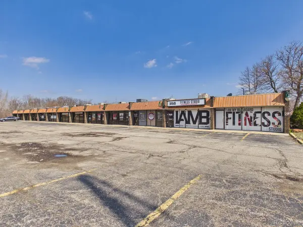 4067 E Court ST, Burton, MI 48509