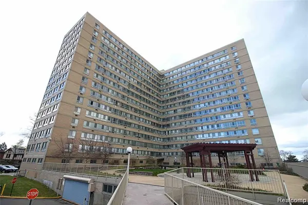 8900 E Jefferson AVE #920, Detroit, MI 48214