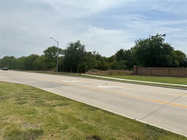 1150 E Seeton Road, Grand Prairie, TX 75054