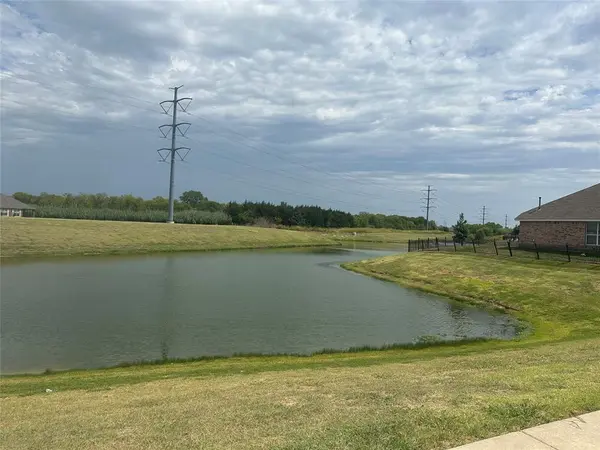 1150 E Seeton Road, Grand Prairie, TX 75054