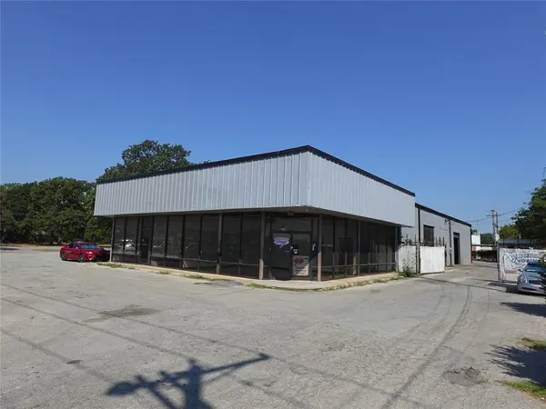 348 W Hurst Boulevard, Hurst, TX 76053