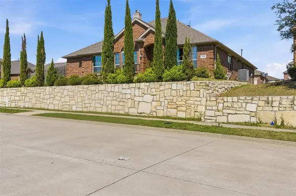 3402 Thunder Drive, Sachse, TX 75048