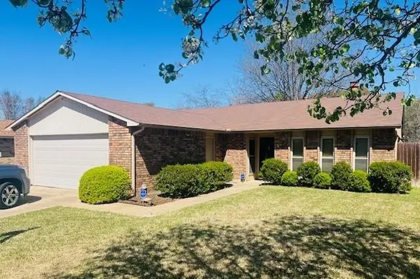 6611 Greenspring Drive, Arlington, TX 76016