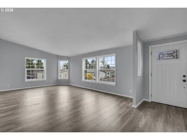 672 SW SUNSET WAY, Troutdale, OR 97060