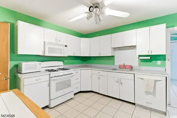 840 Grove St, Elizabeth City, NJ 07202