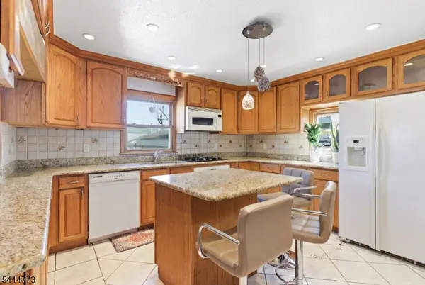 22 Schuyler Ave, Kearny Town, NJ 07032