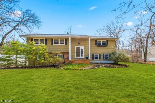 31 Blue Ridge Ave, Green Brook Twp., NJ 08812