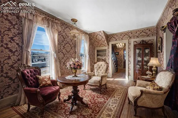 310 E Whiting AVE, Cripple Creek, CO 80813