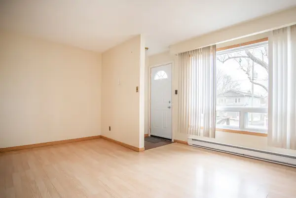 1120 King ST, Whitby, ON L1N 5A8