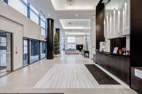 55 Oneida CRES #LPH08, Richmond Hill, ON L4B 0E8