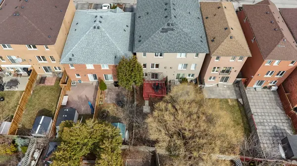 12 Yellowood CIR, Vaughan, ON L4J 8L9