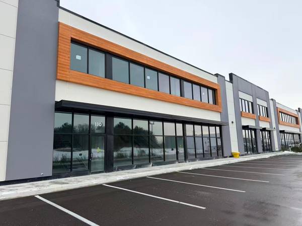 175 Melvin Robson AVE #111, Aurora, ON L4G 4B9