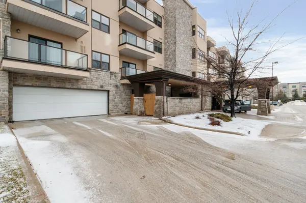 91 Raglan ST #412, Collingwood, ON L9Y 0B2