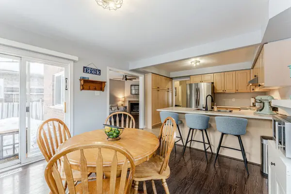 26 Kenwell CRES, Barrie, ON L4N 0A4