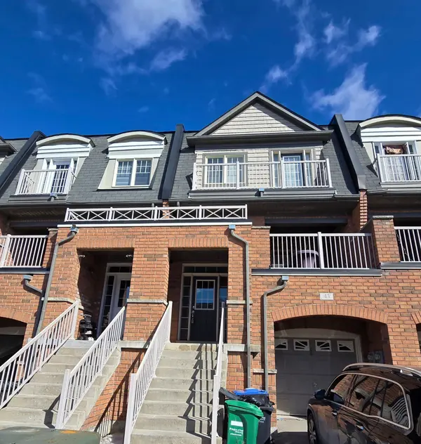 43 Seachart PL, Brampton, ON L6P 3E1