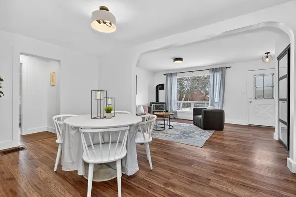 11 Silver ST, Huntsville, ON P1H 1M2