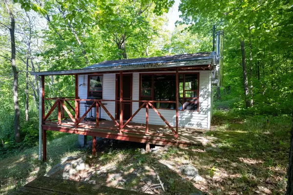 520 Sweets Portage RD, Georgian Bay, ON L0K 1S0