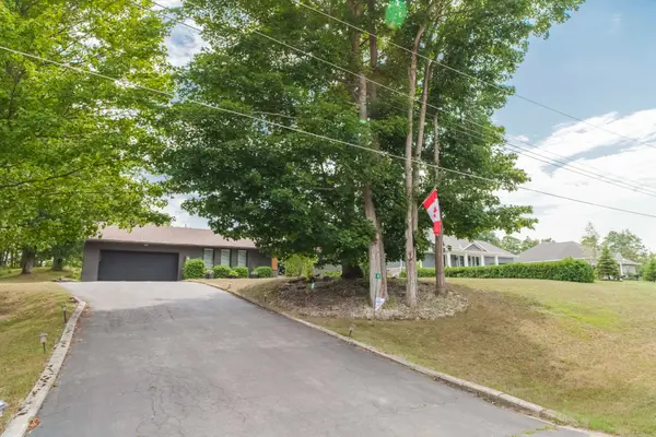 90 Carson Lake CRES, South Bruce Peninsula, ON N0H 2G0