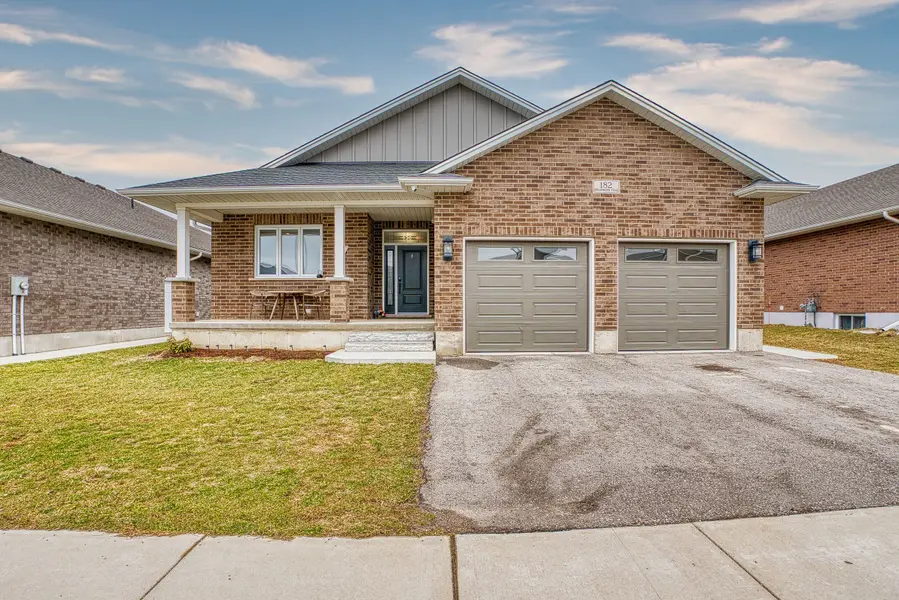 182 Shearwater TRL, Goderich, ON N7A 0C3