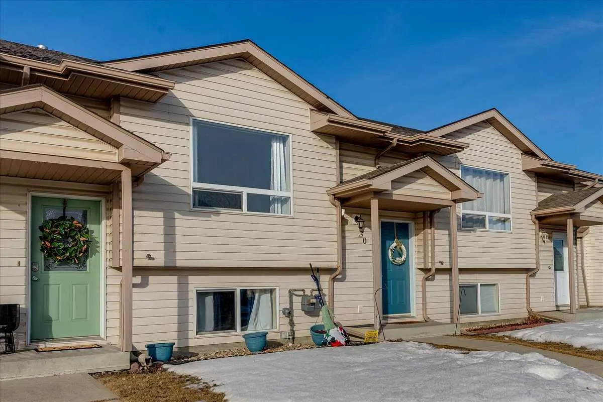 30 Kenny Close, Red Deer, AB T4P 4C3