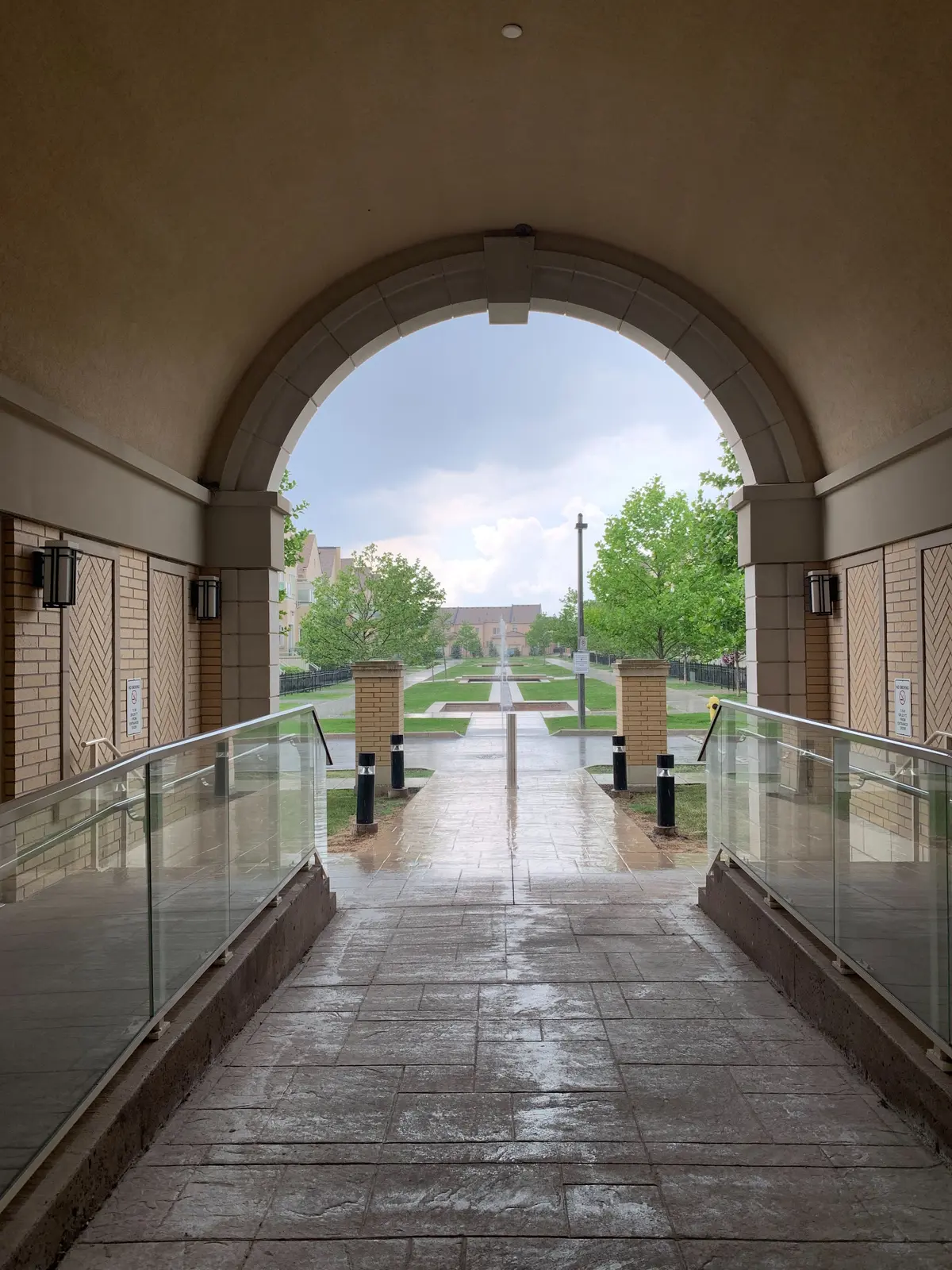 28 Prince Regent ST E #102, Markham, ON L6C 0V5