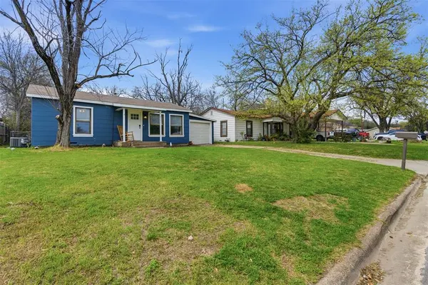 521 Crosby Avenue, White Settlement, TX 76108