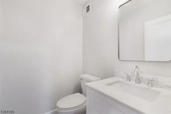 12 Wayne Ter, Bernards Twp., NJ 07920