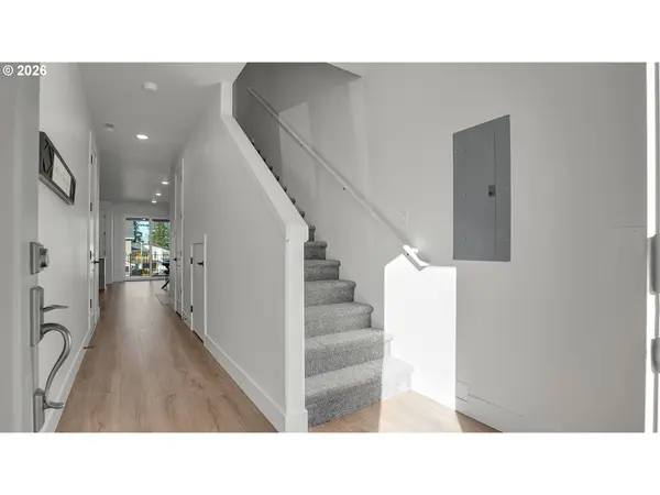 16151 Serres Farm WAY, Oregon City, OR 97045