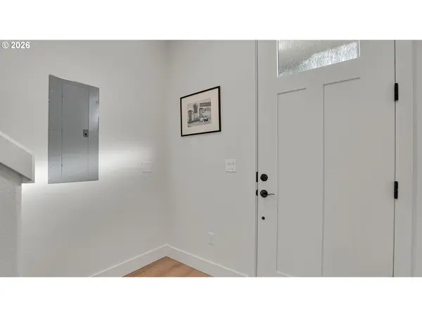 16151 Serres Farm WAY, Oregon City, OR 97045